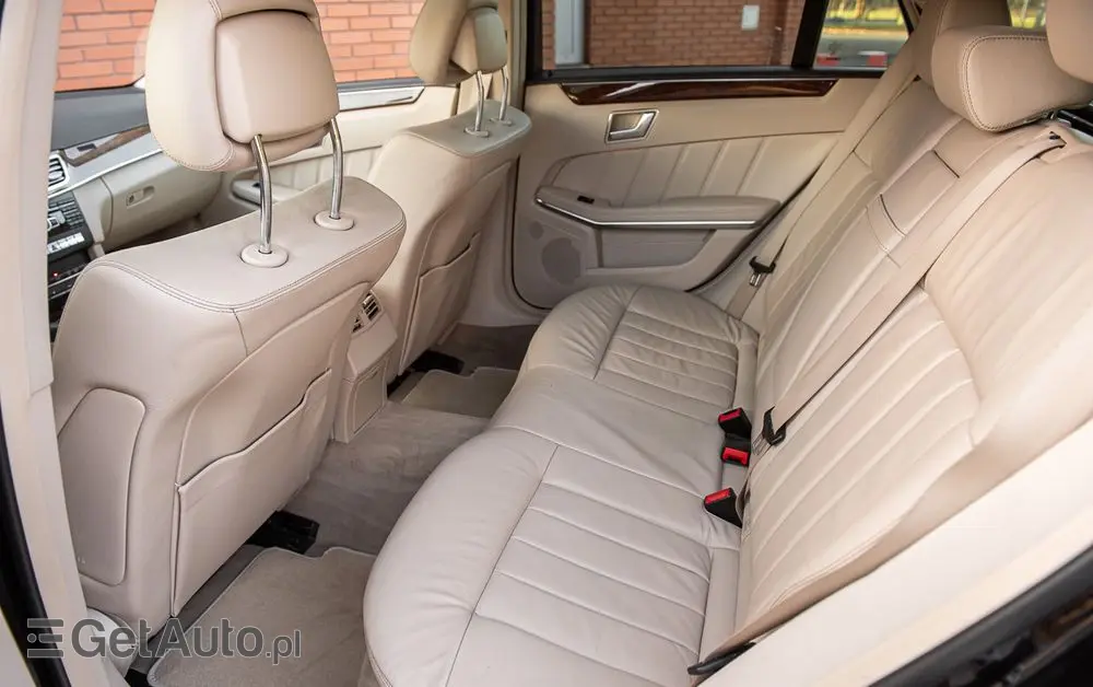 MERCEDES-BENZ Klasa E 350 BlueTEC 4Matic 7G-TRONIC Avantgarde