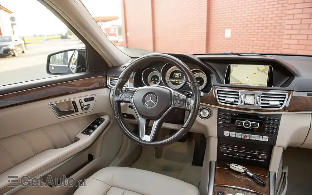 MERCEDES-BENZ Klasa E 350 BlueTEC 4Matic 7G-TRONIC Avantgarde