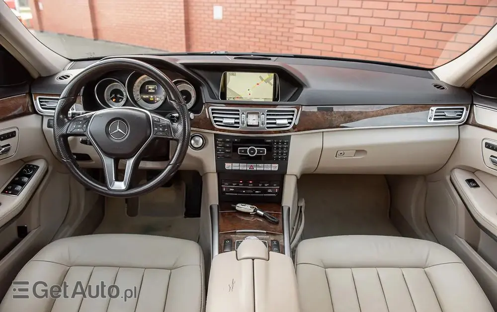 MERCEDES-BENZ Klasa E 350 BlueTEC 4Matic 7G-TRONIC Avantgarde