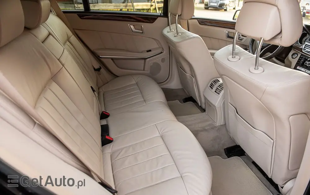 MERCEDES-BENZ Klasa E 350 BlueTEC 4Matic 7G-TRONIC Avantgarde