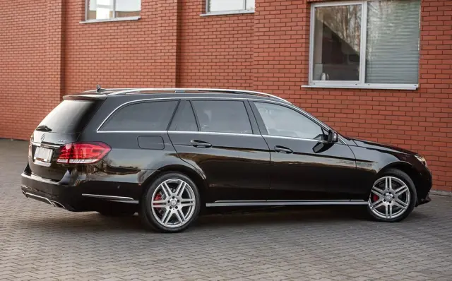 MERCEDES-BENZ Klasa E 350 BlueTEC 4Matic 7G-TRONIC Avantgarde