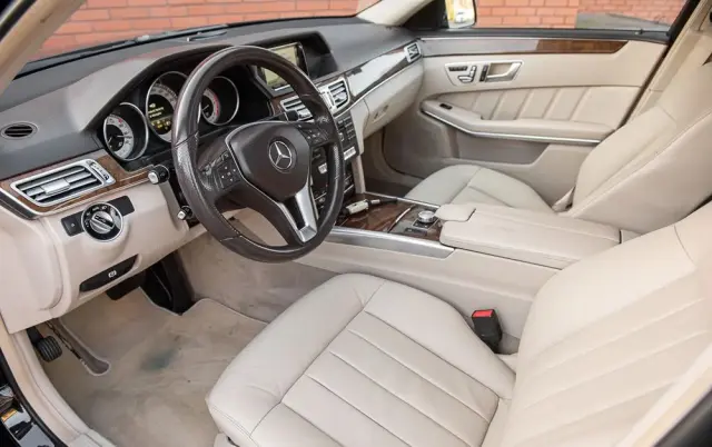 MERCEDES-BENZ Klasa E 350 BlueTEC 4Matic 7G-TRONIC Avantgarde