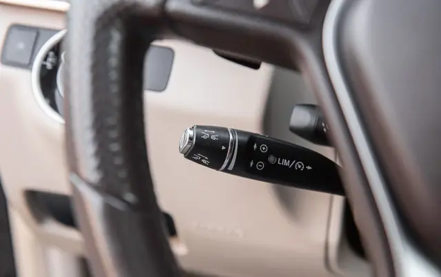 MERCEDES-BENZ Klasa E 350 BlueTEC 4Matic 7G-TRONIC Avantgarde