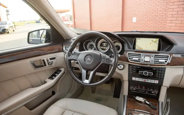 MERCEDES-BENZ Klasa E 350 BlueTEC 4Matic 7G-TRONIC Avantgarde