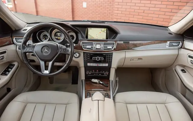 MERCEDES-BENZ Klasa E 350 BlueTEC 4Matic 7G-TRONIC Avantgarde