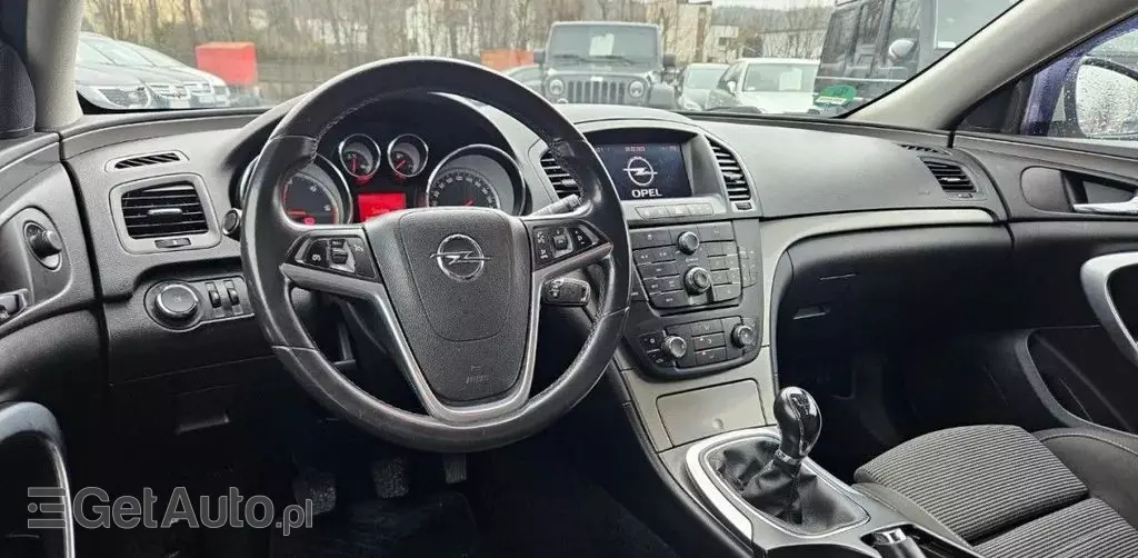 OPEL Insignia 
