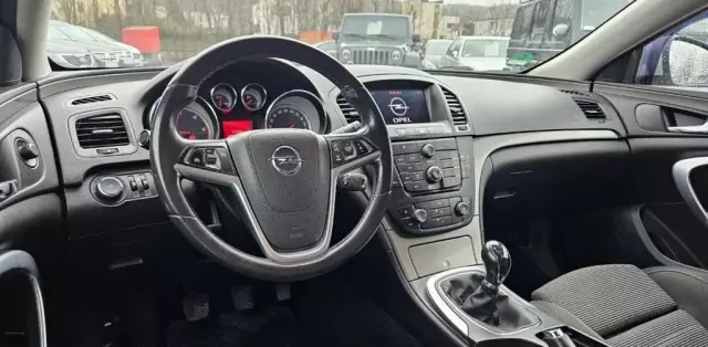 OPEL Insignia 