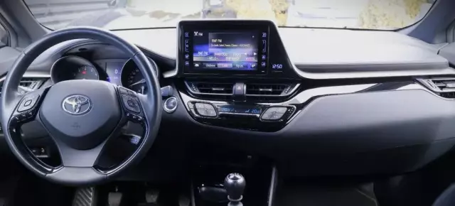TOYOTA C-HR 