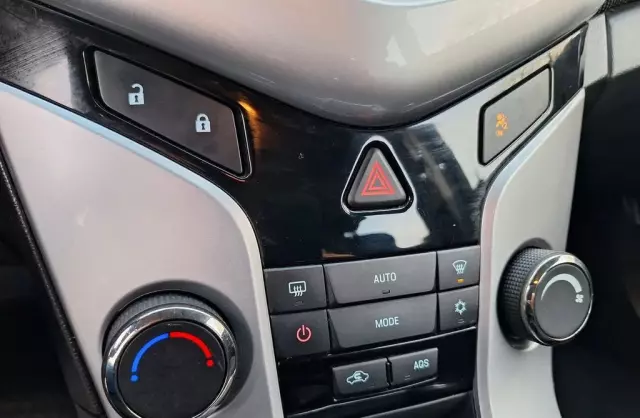 CHEVROLET Cruze 1.4 Turbo (140 KM)