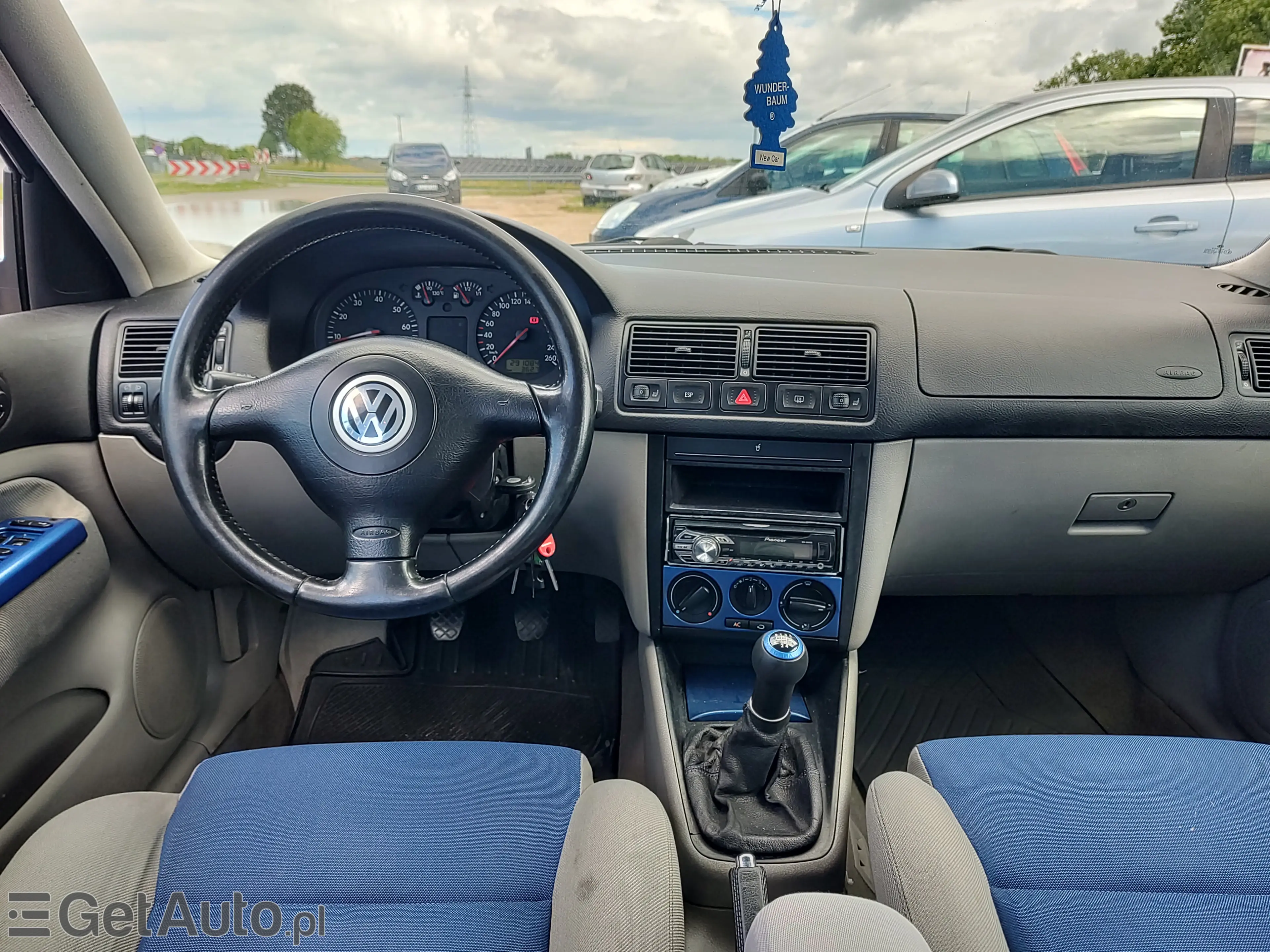 VOLKSWAGEN Golf Highline