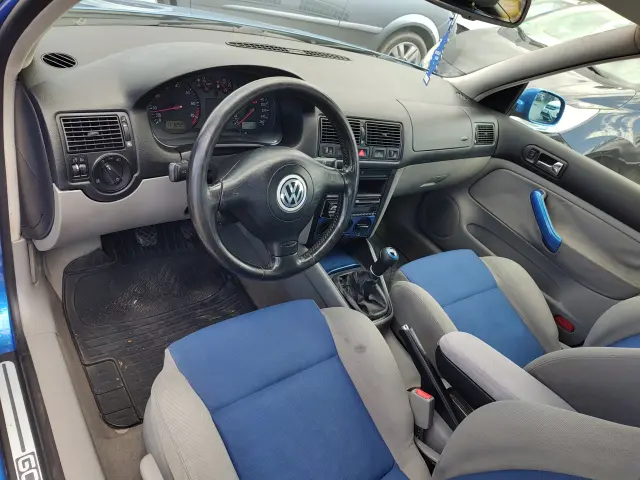 VOLKSWAGEN Golf Highline