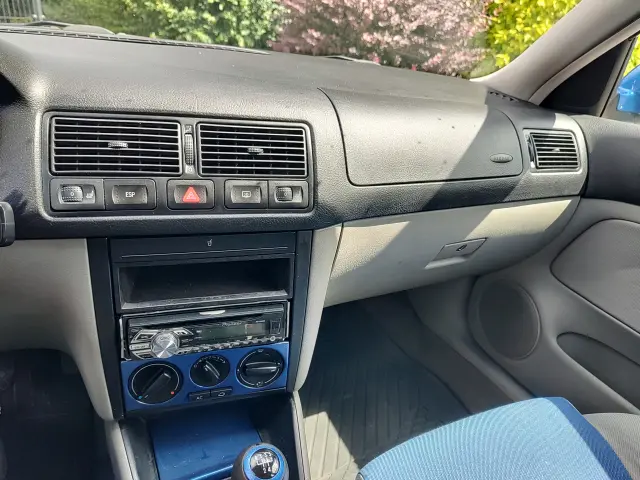 VOLKSWAGEN Golf Highline