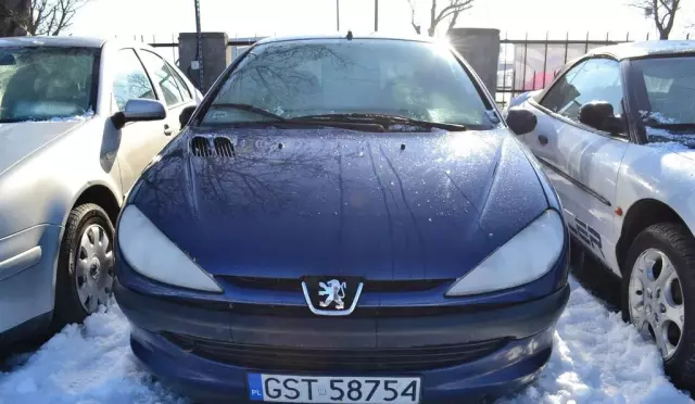 PEUGEOT 206 