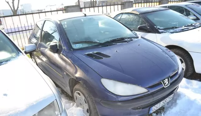 PEUGEOT 206 