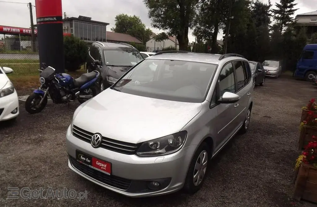 VOLKSWAGEN Touran 