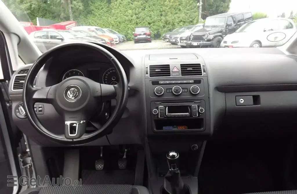 VOLKSWAGEN Touran 