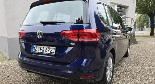 VOLKSWAGEN Touran 