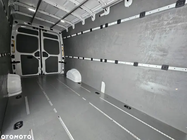 VOLKSWAGEN Crafter L