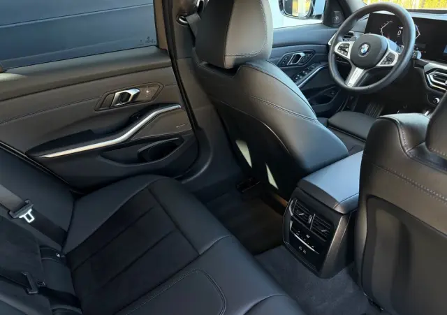 BMW Seria 3 320d xDrive M Sport Shadow