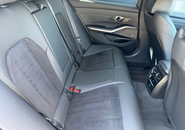 BMW Seria 3 320d xDrive M Sport Shadow