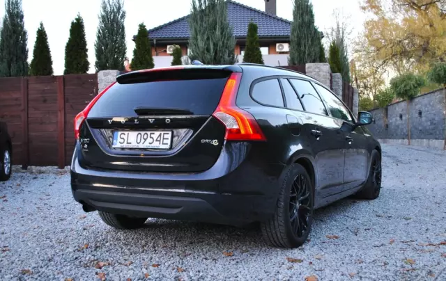 VOLVO V60 D2 Edition