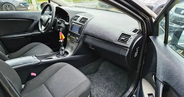 TOYOTA Avensis 2.0 Prestige NAVI