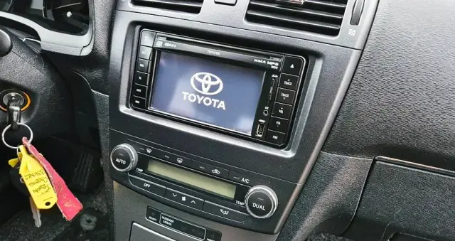 TOYOTA Avensis 2.0 Prestige NAVI