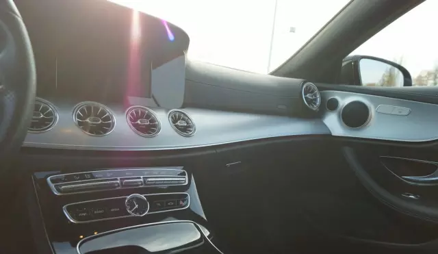 MERCEDES-BENZ Klasa E 