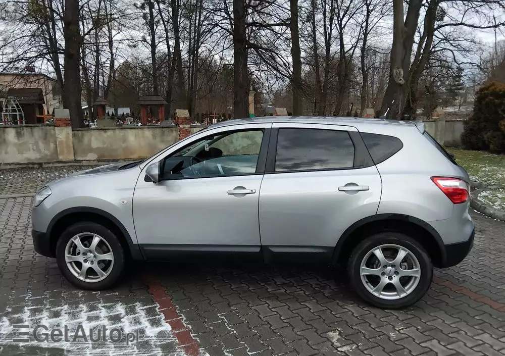 NISSAN Qashqai 2.0 4 x 4 visia