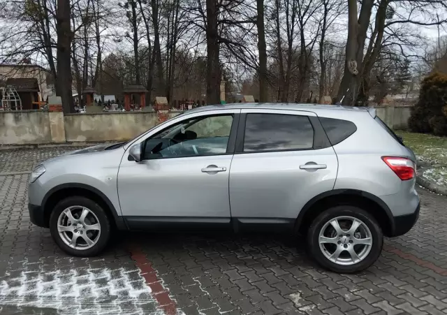 NISSAN Qashqai 2.0 4 x 4 visia