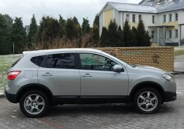 NISSAN Qashqai 2.0 4 x 4 visia