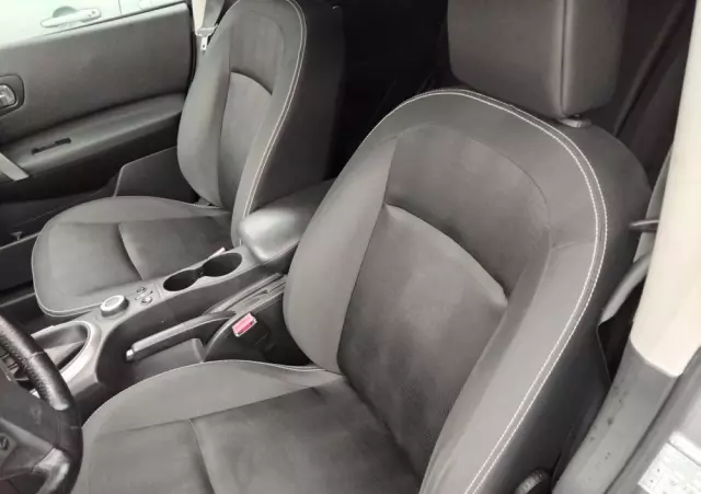 NISSAN Qashqai 2.0 4 x 4 visia