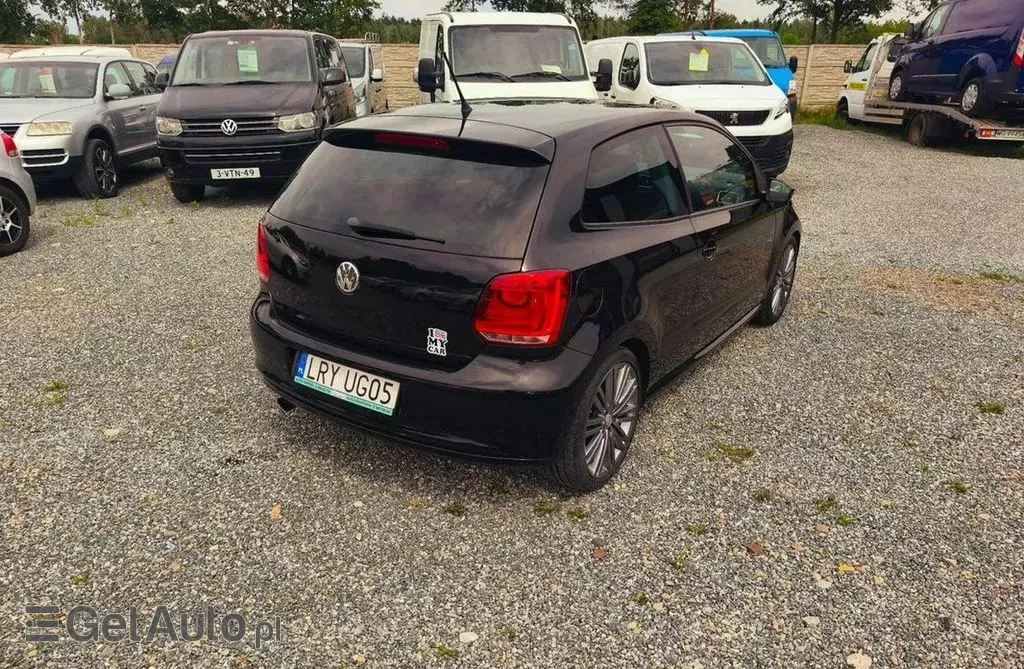 VOLKSWAGEN Polo 