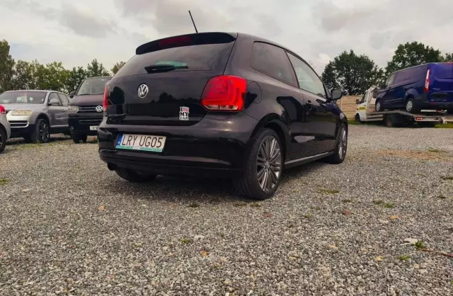 VOLKSWAGEN Polo 