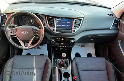 HYUNDAI Tucson 