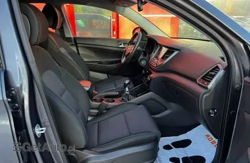 HYUNDAI Tucson 