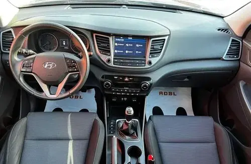 HYUNDAI Tucson 