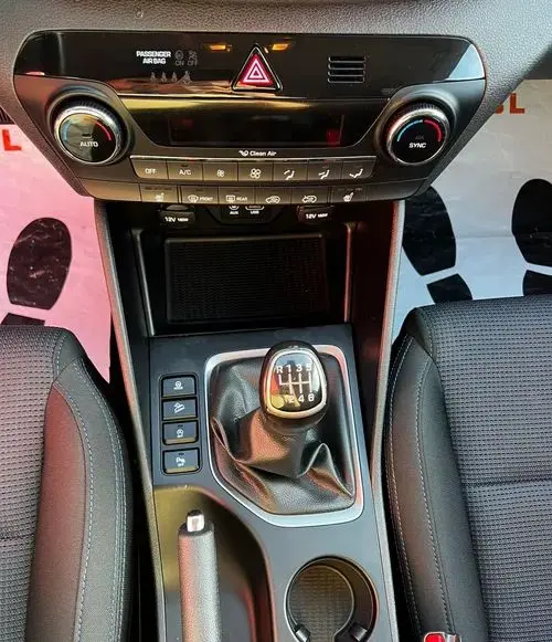 HYUNDAI Tucson 