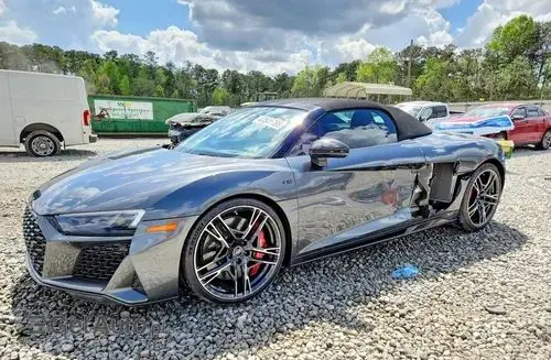 AUDI R8 