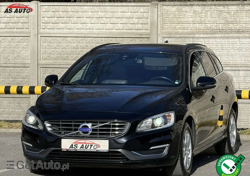 VOLVO V60 D4 Momentum