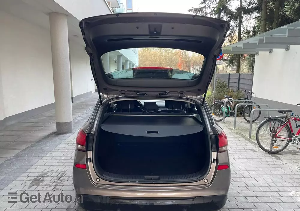 HYUNDAI I30 1.5 DPI Classic +