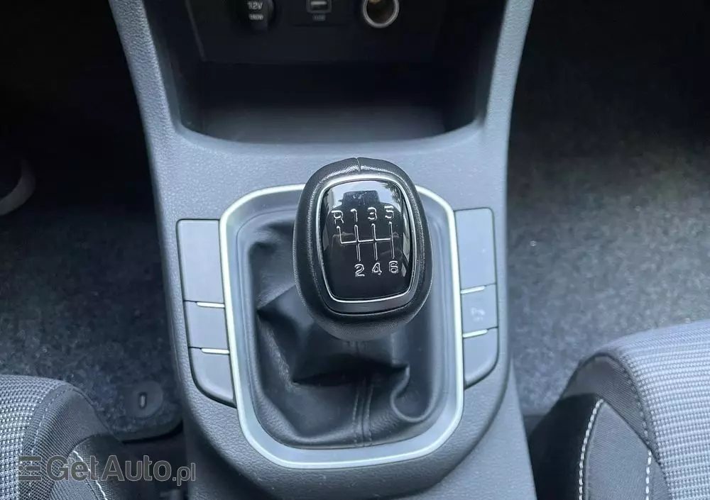 HYUNDAI I30 1.5 DPI Classic +