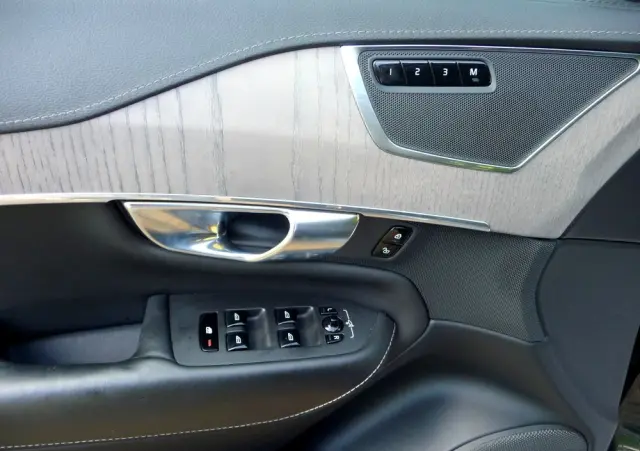 VOLVO XC 90 T8 AWD Plug-In Hybrid Inscription Expression 7os