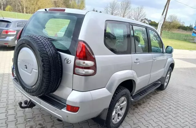 TOYOTA Land Cruiser 