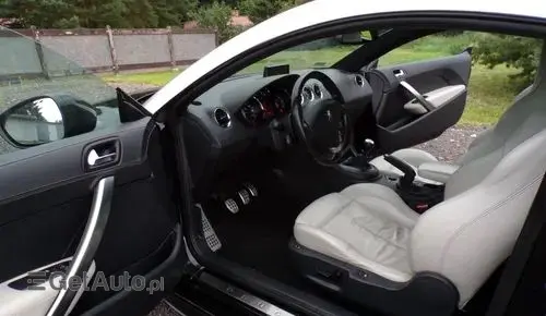 PEUGEOT RCZ 