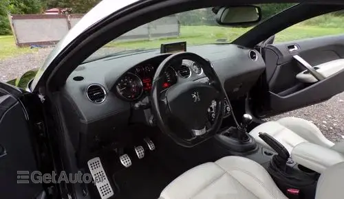 PEUGEOT RCZ 