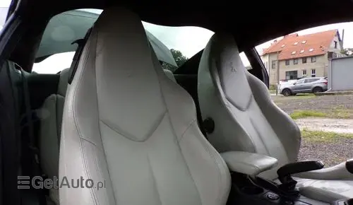 PEUGEOT RCZ 