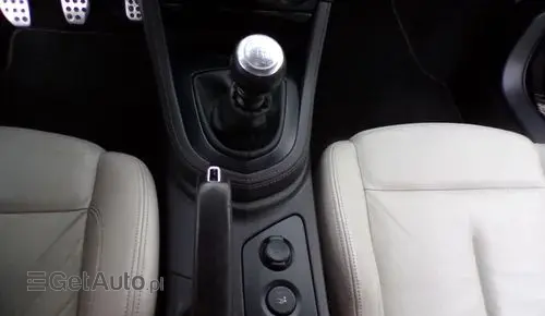 PEUGEOT RCZ 