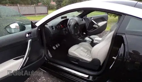 PEUGEOT RCZ 