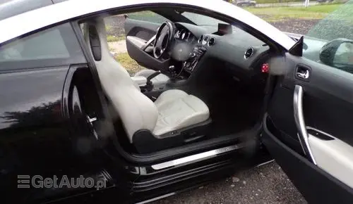 PEUGEOT RCZ 